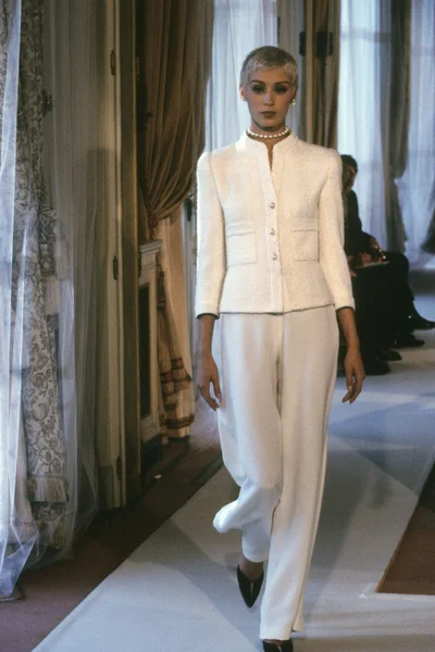 Look 11